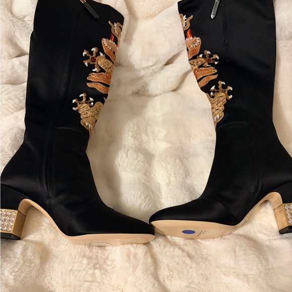 Gucci Black and Gold Dragon Embroidered Heeled Boots - Picture 6 of 12